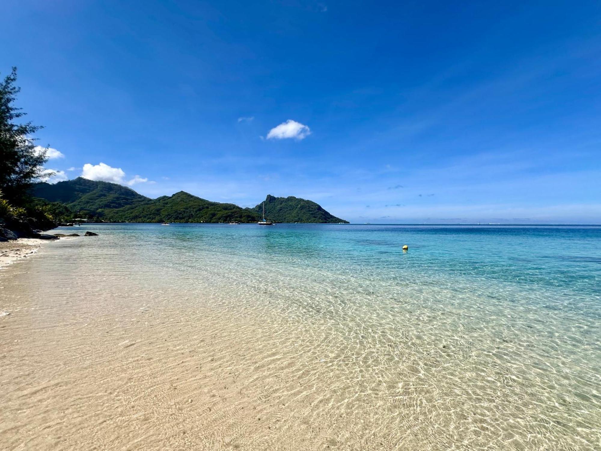 Meri Lodge Huahine Fare Exterior foto